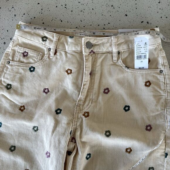PACSUN Cream Floral Embroidered Corduroy Mom Jeans Size 26 Classic High Rise NWT - Picture 6 of 15